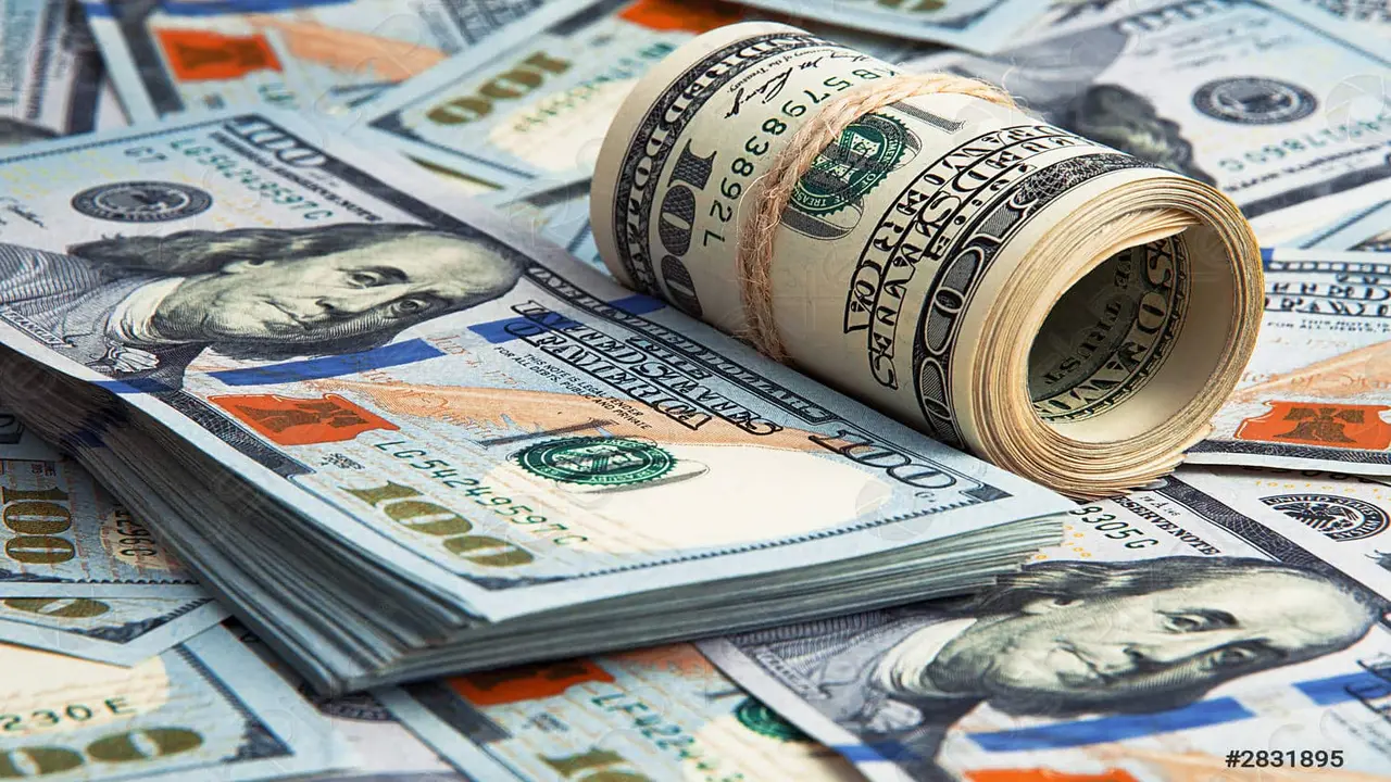 تذبذب أسعار الدولار مقابل الجنيه المصري في تعاملات السوق المحلي اليوم